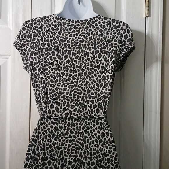 Express black white cheetah animal print wrap dress Sz S GUC - Picture 7 of 8